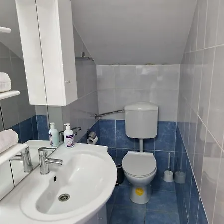 In Drift App 20 M From The In Stobrec - アパート スプリト