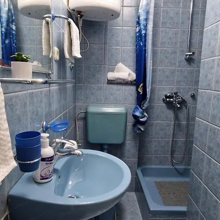 아파트 In Drift App 20 M From The In Stobrec - *