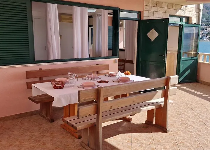 In Drift App 20 M From The In Stobrec - Apartment Split