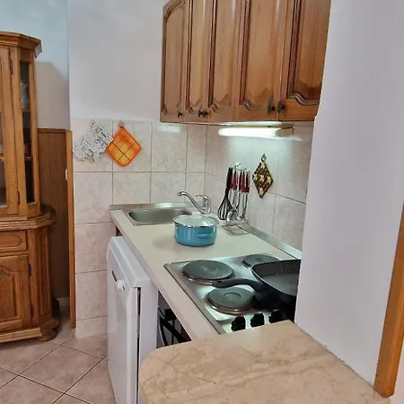 In Drift App 20 M From The In Stobrec - Daire *