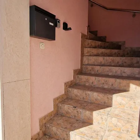 In Drift App 20 M From The In Stobrec - *